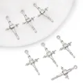 Silberne Kreuzanhänger aus Legierung mit Kristall für DIY Schmuckherstellung - Kreuz-Viereckstein-Stil (Nur Anhänger) / 1 Stück (17x33mm) / Silber