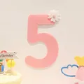 Décoration murale d'anniversaire numéro 5 en feutre rose avec petite fleur blanche - Chiffre 5 / Rose