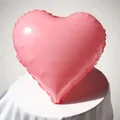 Dettaglio di un palloncino in alluminio rosa a forma di cuore per decorazioni party - 18 Pollici Macaron Rosa Cuore