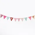 Guirnalda de banderines coloridos con flores y cuadros para decoración de cumpleaños - Banderines Triangulares de Corazón