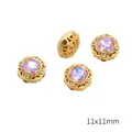 Goldene Filigran-Perle mit violettem Edelstein und Hohlmuster für DIY-Schmuck, 11x11mm - Runde Quadrat-Zirkonia Perle (11mm) / 1 Stück / Lila