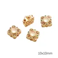 Quadratische Gold-Emaille-Abstandshalter mit Edelsteinen und 10x10mm Hohlraum-Design - Viereckige Blumenperle (10x10mm) / 1 Stück / Beige