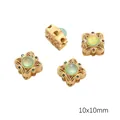 4er Set Vintage-Charms 10x10mm vergoldet, hohl mit grünen Opalsteinen besetzt - Viereckige Blumenperle (10x10mm) / 1 Stück / Hellgrün
