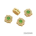 Vierer-Set 11x11mm Gold-Oktagon-Perlen mit grünem Edelstein und weißen Kristallen - Gezackte Runde Perle (11x11mm) / 1 Stück / Grün