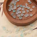 Perles fleurs en acrylique 6x3mm avec feuilles d'or pour la création de bijoux DIY - Environ 6x3mm, Trou 1mm, 10g/Paquet (Environ 110 Pcs) / Dégradé Bleu Foncé et Blanc