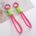 Portachiavi intrecciati in rosa e verde fluo con anelli tondi in lega abbinati - Rosso Rosa Con Fibbia Rosso Rosa
