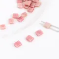 Cuentas rectangulares de piedra imperial rosa con doble agujero para joyería DIY - Piedra de Veta de Madera Roja