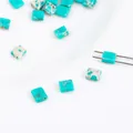 Cuentas tila cuadradas azul turquesa con patrones naturales y doble agujero para joyas DIY - Piedra Imperial Verde