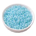 Perline di vetro azzuro da 4mm con finitura cangiante in una ciotola di ceramica - 4mm (foro circa 1mm, 15g/confezione, circa 180 pz) / Azzurro