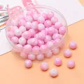 Rosa und weiße 8mm Rundperlen mit Marmortextur für DIY handgefertigten Schmuck - 30er Pack / Rosa