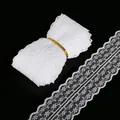 Ruban de dentelle blanche avec bords festonnés et motif en résille pour la couture DIY - 45mm Largeur (5 Yards/Pack) / Blanc