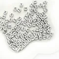 Perline quadrate in acrilico con lettera H in argento vintage per gioielli fai da te - Lettera H / Quadrato / 50 Pezzi/Confezione / Argento Antico