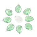 Diamantes de imitación acrílicos verde claro en forma de lágrima para manualidades - 13x18mm (50 Piezas/Paquete) / Verde Hierba