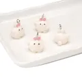 Set van 4 witte geflokte konijn hangers voor DIY sieraden en schattige accessoires - Schattige Konijnen Stijl (BFB44)