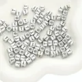 Perla quadrata in acrilico argento con lettera T per creazione gioielli fai-da-te e bracciali - Lettera T / Quadrato / 50 Pezzi/Confezione / Argento Antico