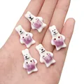 Lot de cinq boutons lapin en céramique blanc et violet pour la création de bijoux - Style Lapin à Salopette Violet (BCD024)