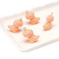 Set van 4 schattige oranje gevlokte dinosaurus hangers met zilveren ringen voor DIY sieraden - Dinosaurus Stijl (BFB44)