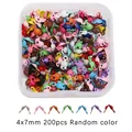 Kleurrijke 4x7mm kreeftsluiting set met 200st gemengde kleuren in transparante doos - Knijpkralen / 200 Stuks per Verpakking (4x7mm) / Willekeurig Gemengde Kleuren