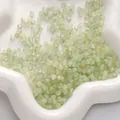 Perline di vetro smerigliato sfaccettato verde chiaro da 4mm con puntini dorati DIY - 4mm (circa 140 pezzi/10g) / Verde-giallo
