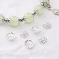 Distanziatori per perline in argento per gioielli fai da te con bracciale verde chiaro - Fiore Traforato con Trama Fibrosa 8mm (Stile 27) / 50 Pezzi/Confezione (Apertura circa 1.5mm) / Argento
