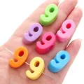 Perline colorate in acrilico numero 9 con foro laterale per gioielli fai-da-te a mano - Numero 9 / 5 pezzi/confezione (circa 14 mm L x 23 mm A) / Colori Misti Casuali