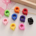 Perline colorate a lettera Q in acrilico per gioielli fai da te con finitura liscia e vivace - Lettera Q / 10 pezzi/confezione (circa 14-21 mm L x 20-21 mm A) / Colori Misti Casuali
