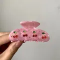 Haarklammer aus Acetat mit rosa Marmorierung und roten Kirsch-Strasssteinen - 8x4cm / Rosarot Kirsche