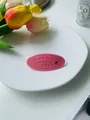 Rosafarbene Haarspange in Seifenform mit graviertem Schriftzug und kleinem Kristall - Rosa