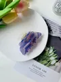 Eleganter Schmetterling-Haarclip mit lila-blauem Marmormuster und goldener Feder - Blau Gestreift