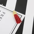 Roter Wildleder-Quastenanhänger mit goldener Metallkappe für DIY-Ohrringe und Schmuck - Rot
