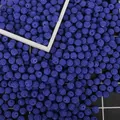 Perles de bayberry texturées bleu roi avec trous pour fabrication d'accessoires de cheveux - Texture de Myrique / Diamètre 10mm (100 Pièces/Pack) / Bleu royal