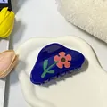 Pinza per capelli a tulipano blu scuro con motivi floreali su piatto di ceramica - Fiore Viola Scuro