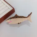 Pinza para el pelo con forma de tiburón y estampado de leopardo amarillo en acetato - Aprox. 12.5cmx4.5cm / Tiburón Carey