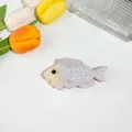 Detalle de la pinza para el pelo creativa con forma de pez en acetato color púrpura nacarado - Cabezal de Repuesto de Carpa Crucian