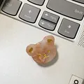 Haarklammer in Bärenform mit rosa Marmorstruktur und goldenen Details auf Laptop - 3cm / Rosenrosa