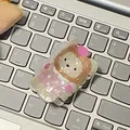 Pince à cheveux animal mignonne nacrée avec robe à étoiles roses sur clavier - Ours au Chapeau Marron / 5.7cm