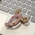 Pinza per capelli in resina marmorizzata viola con denti in metallo dorato - 8.5cm / Rosa Fior di Pesco