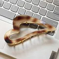 Elegant heart-shaped tortoiseshell acetate hair claw clip with golden metal grip teeth - 11.5cm / Milk Coffee Tortoise
