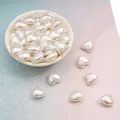 Glänzende weiße herzförmige Perlen für DIY-Schmuck und Nagelkunst-Bastelarbeiten - Herz