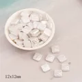 Quadratische 12x12mm perlweiße Acrylperlen mit Textur für DIY handgemachten Schmuck - Würfelform