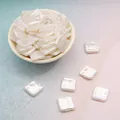 Flache quadratische ABS-Perlen mit Elfenbeinglanz für DIY-Schmuckherstellung - Kleines Flaches Stück