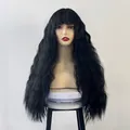 Perruque longue noire ondulée avec frange sur un mannequin de présentation soigné - Noir