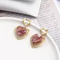 Boucles d'oreilles cœur dorées avec pendentifs en acrylique marbré violet et zircons - Style Cœur Blanc Rose Clair (EH00132)