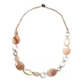 Collier géométrique en acrylique avec maillons marbrés et cordon tressé marron - Marbré Café Clair