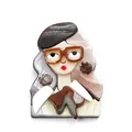 Broche artistique en acrylique visage de femme avec béret et lunettes pour pulls - Gris
