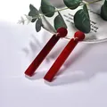 Elegante geometrische dunkelrote Acryl-Ohrhänger mit minimalistischen Ohrsteckern - Dunkelrot (EH00029)