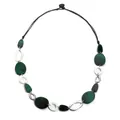 Collier géométrique avec pendentifs en acrylique vert foncé et anneaux en métal argenté - Marbré Vert