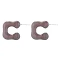 Orecchini a cuore in acrilico a forma di C grigio-marrone traslucido da donna minimal - Grigio