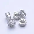 Fünf versilberte Kupfer-Zwischenperlen mit Zirkonia für DIY-Schmuckherstellung - 6mm / Platiniert