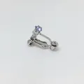 Clip de oreja de tornillo plateado ajustable con circón púrpura y seis garras - K Blanco Zirconia Azul Cambiante